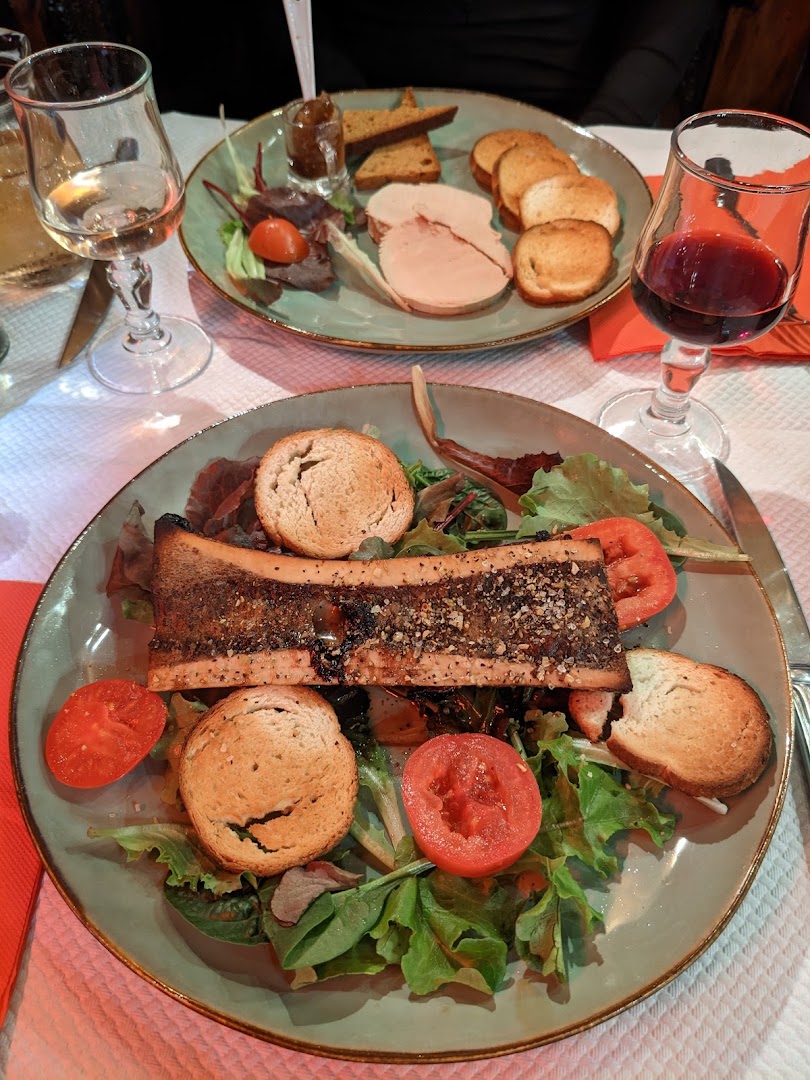Roasted marrow bone with toast and salad